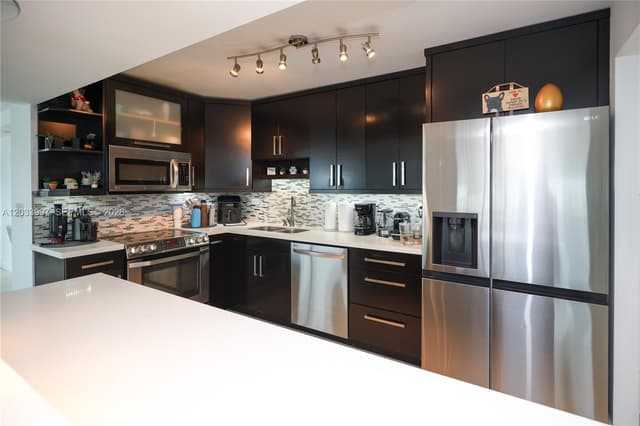 7135 Collins Ave # 735, Miami Beach FL 33141 - Miami Beach, FL - Photo 2