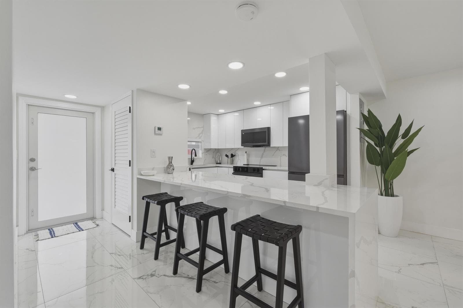 9523 N Hollybrook Lake Drive # 103, Pembroke Pines FL 33025