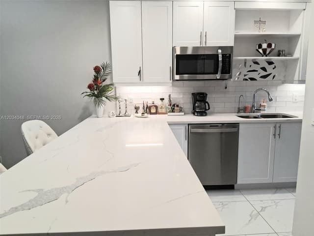 1150 Boxwood Dr # 101, Delray Beach FL 33445 - Delray Beach, FL - Photo 2