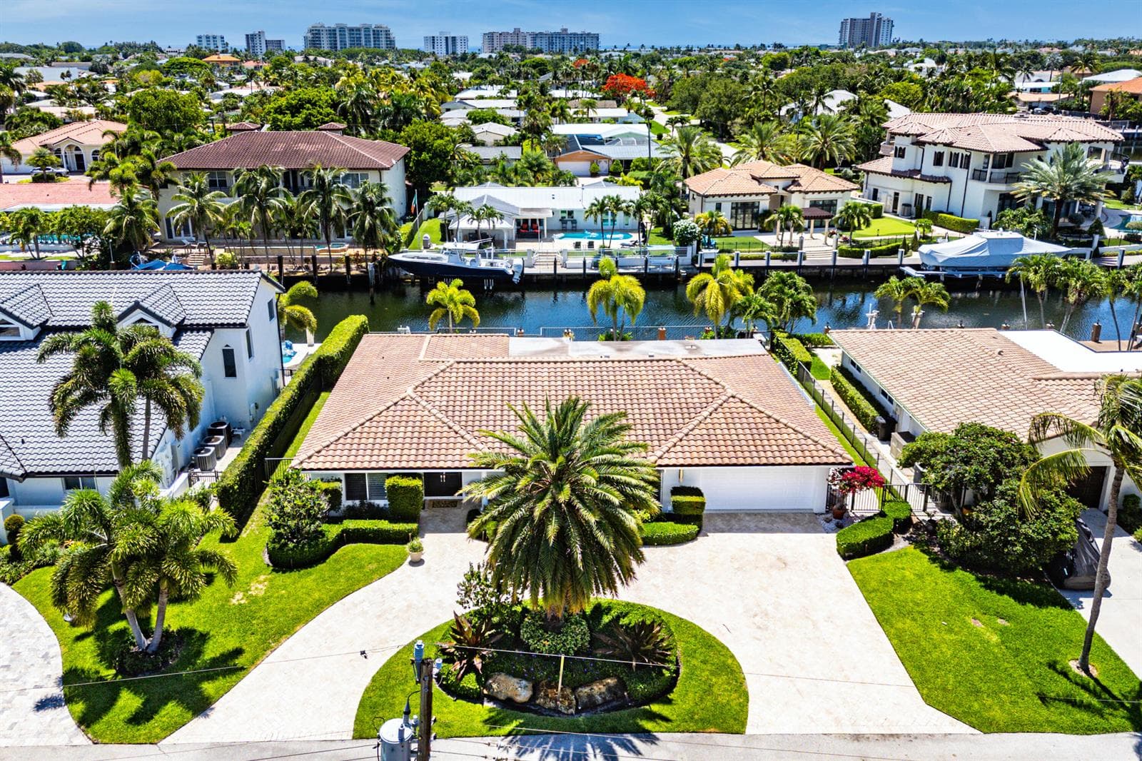 4230 NE 24th Avenue, Lighthouse Point FL 33064