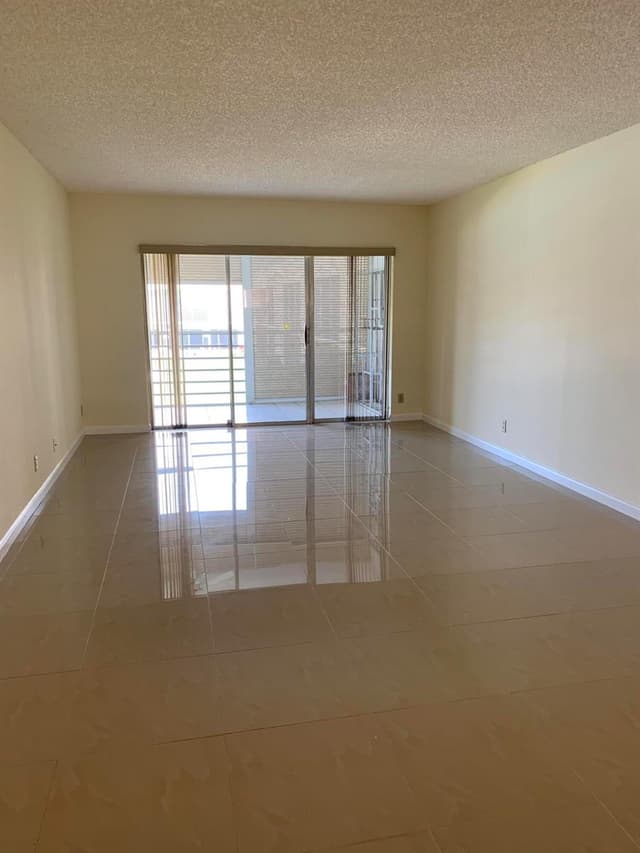 3212 Strawflower Way # 204, Lake Worth FL 33467 - Lake Worth, FL - Photo 3