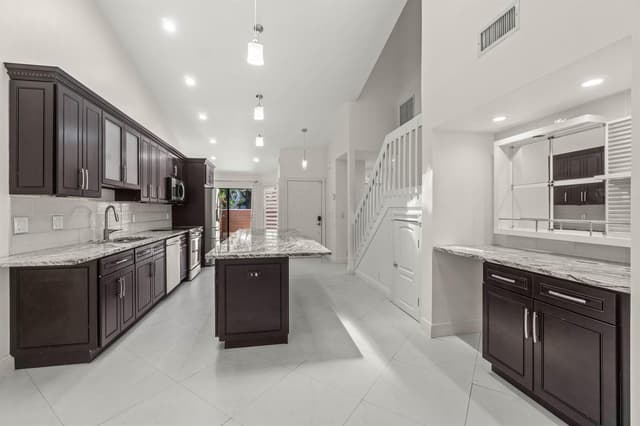 3789 Blue Ridge Road, West Palm Beach FL 33406 - West Palm Beach, FL - Photo 2