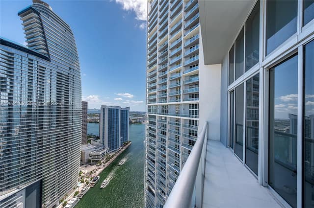 475 Brickell Ave # 4115, Miami FL 33131 - Miami, FL - Photo 3