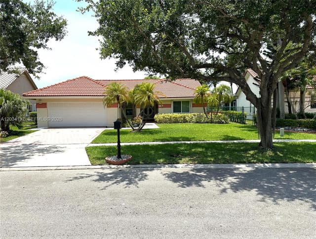 16328 NW 11th St, Pembroke Pines FL 33028 - Pembroke Pines, FL - Photo 2