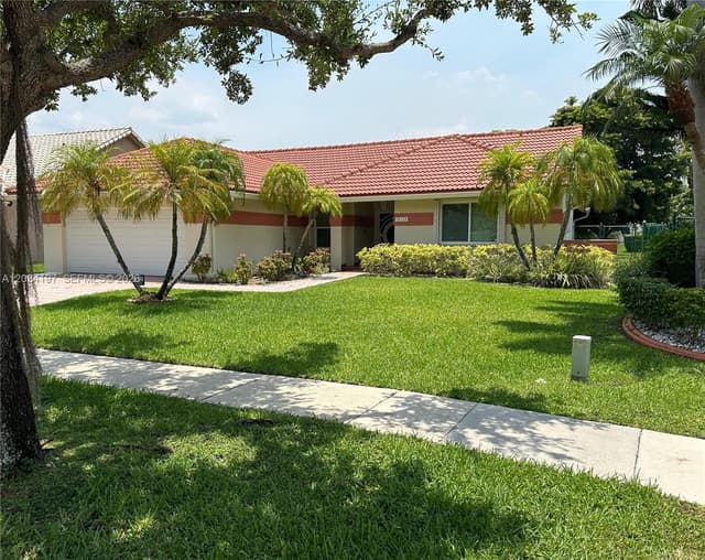 16328 NW 11th St, Pembroke Pines FL 33028 - Pembroke Pines, FL - Photo 3