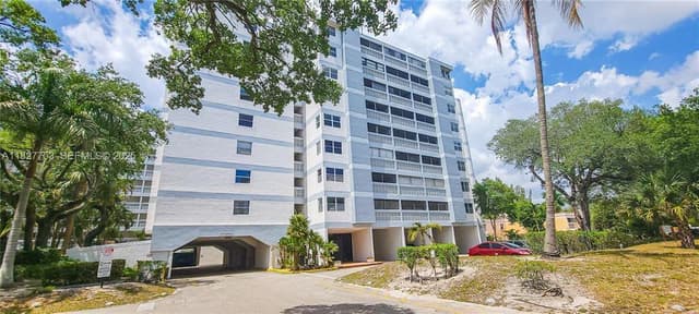 3301 Spanish Moss Terrace # 219, Lauderhill FL 33319 - Lauderhill, FL - Photo 3