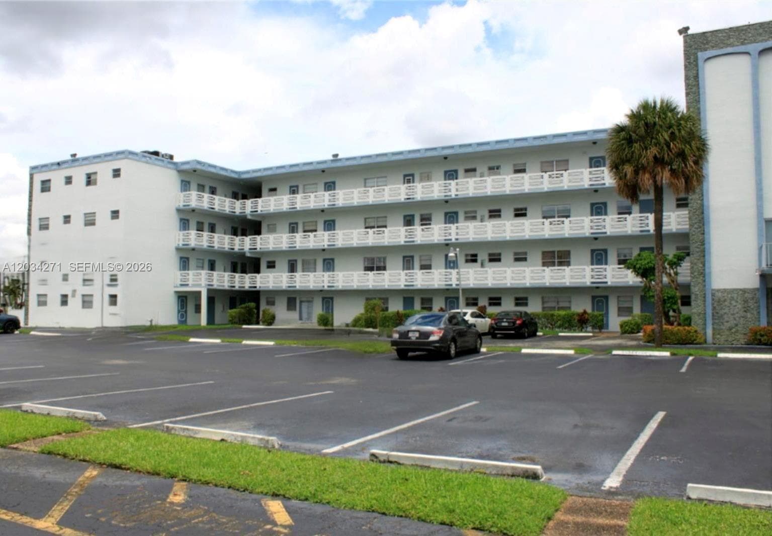 4090 NW 42nd Ave # 304, Lauderdale Lakes FL 33319 - Lauderdale Lakes, FL - Photo 1