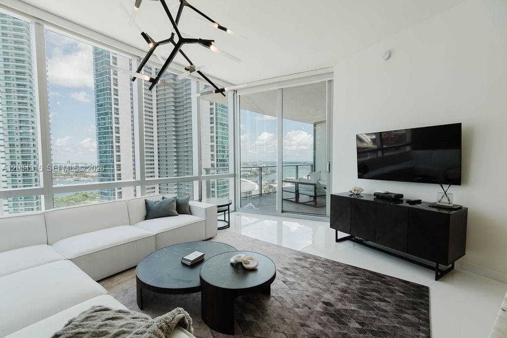 851 NE 1st Ave # 2403, Miami FL 33132 - Miami, FL - Photo 1