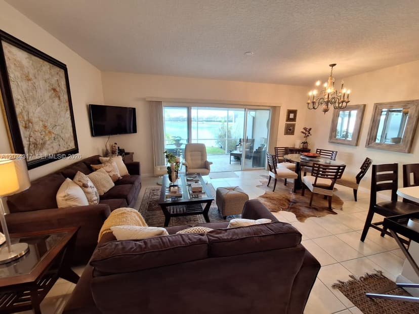 2104 Tigris Dr, West Palm Beach FL 33411