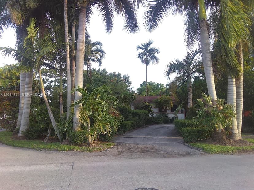 5300 SW 103rd Pl, Miami FL 33165