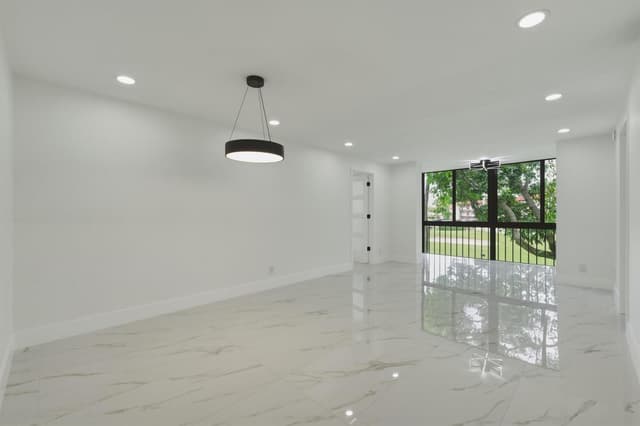 8970 S Hollybrook Boulevard # 205, Pembroke Pines FL 33025 - Pembroke Pines, FL - Photo 2