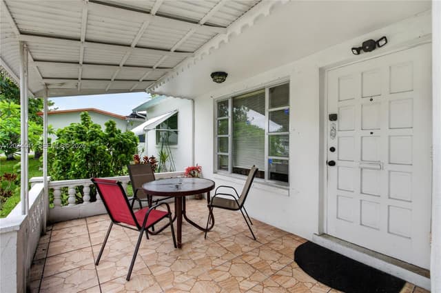 4271 NW 49th Ter, Lauderdale Lakes FL 33319 - Lauderdale Lakes, FL - Photo 2