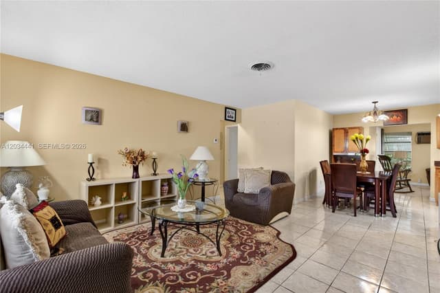 4271 NW 49th Ter, Lauderdale Lakes FL 33319 - Lauderdale Lakes, FL - Photo 6