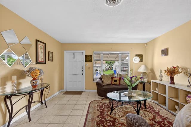 4271 NW 49th Ter, Lauderdale Lakes FL 33319 - Lauderdale Lakes, FL - Photo 7