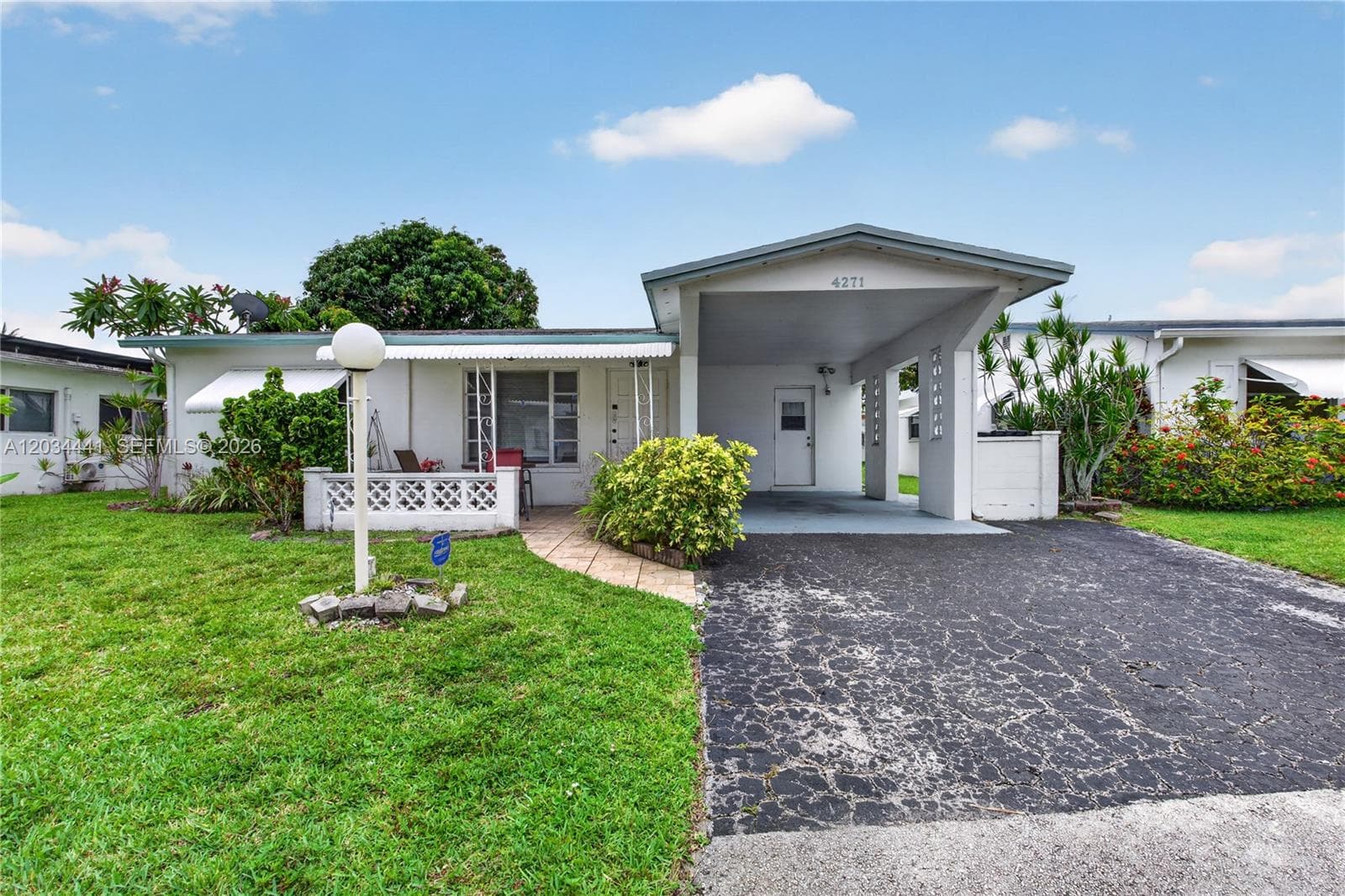4271 NW 49th Ter, Lauderdale Lakes FL 33319 - Lauderdale Lakes, FL - Photo 1