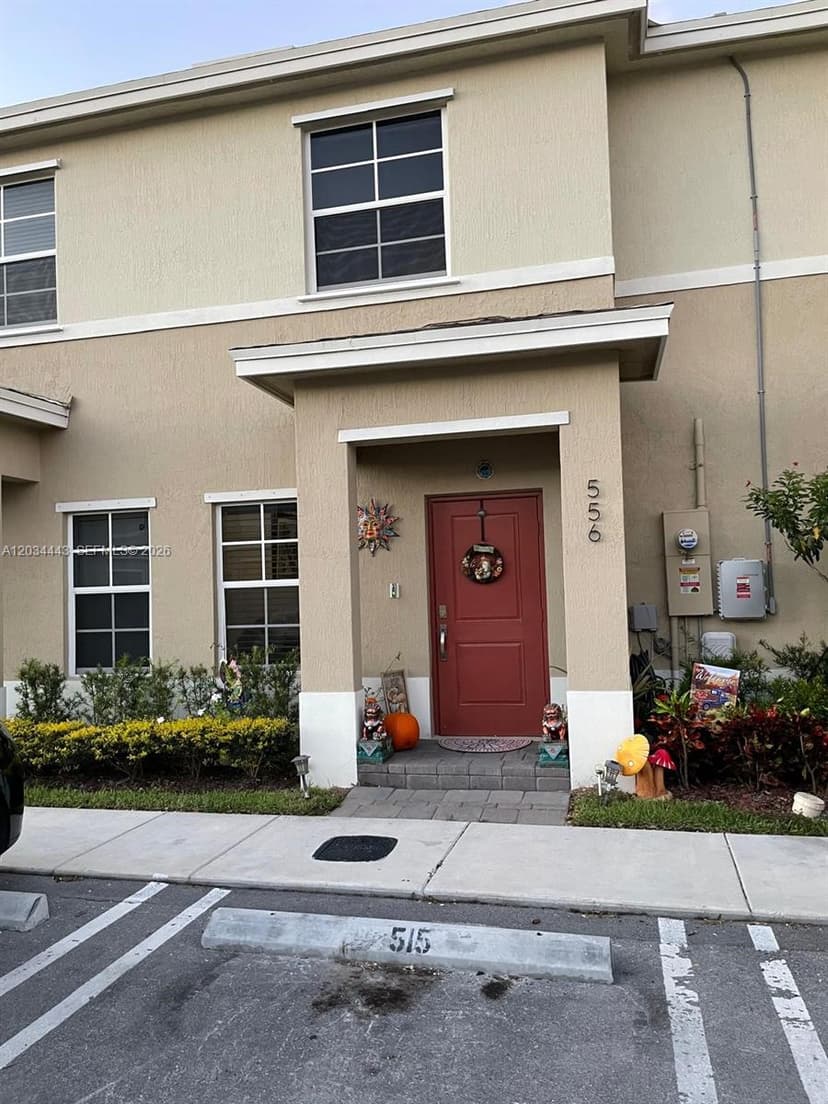 556 NE 5th St, Florida City FL 33034