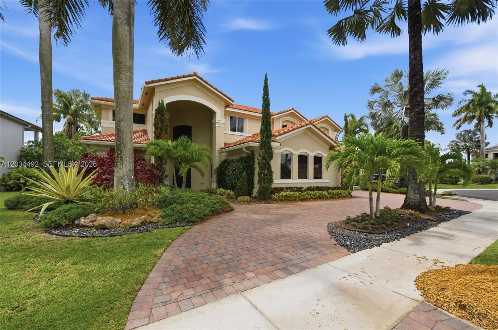929 Gulfstream Ct, Weston FL 33327 - Weston, FL - Photo 1