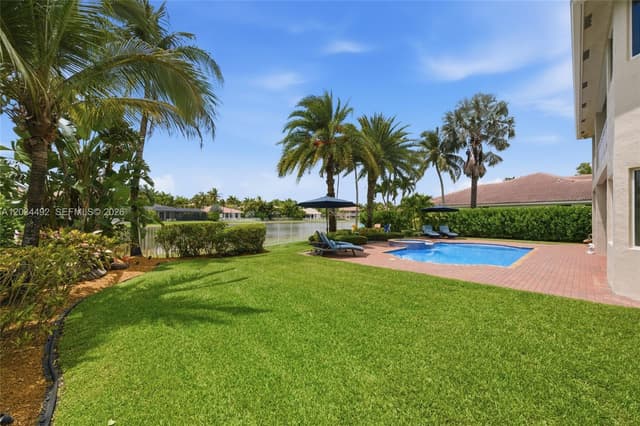 929 Gulfstream Ct, Weston FL 33327 - Weston, FL - Photo 4