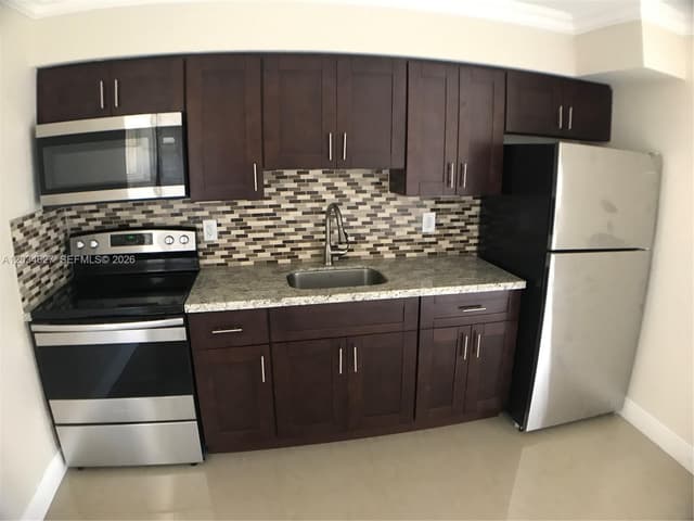 4260 NW 31st Ter, Lauderdale Lakes FL 33309 - Lauderdale Lakes, FL - Photo 4