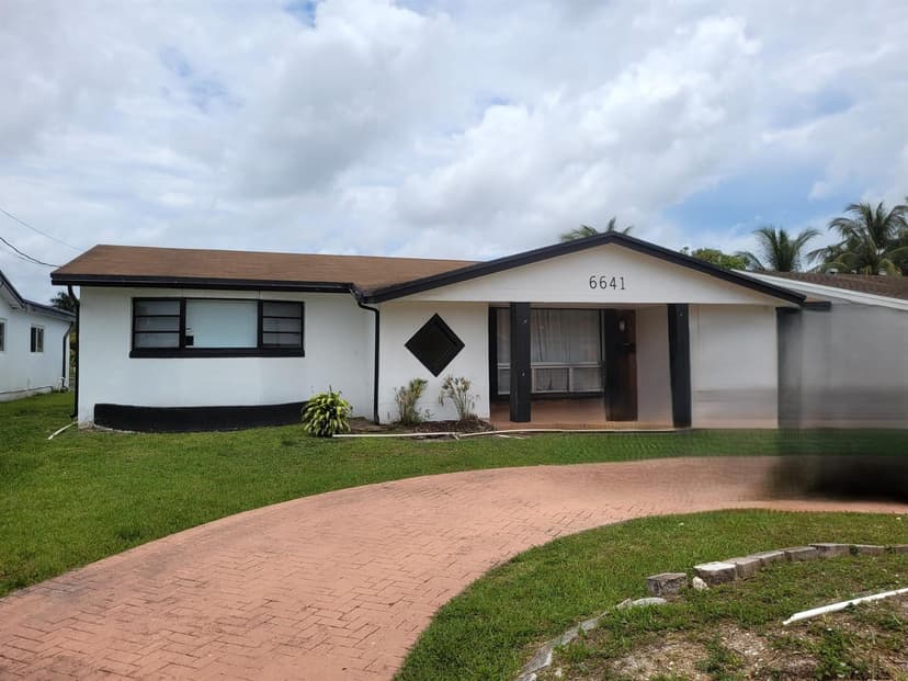 6641 Emerald Lake Drive, Miramar FL 33023