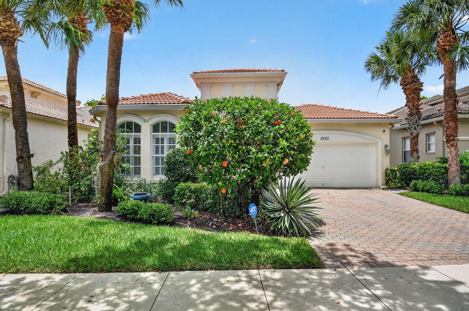 8553 E Via Grande E, Wellington FL 33411
