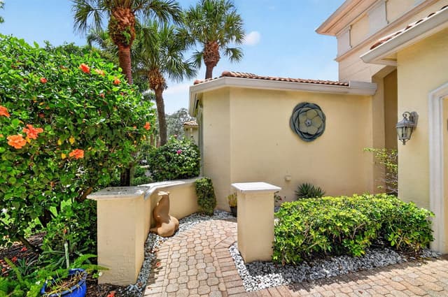 8553 E Via Grande E, Wellington FL 33411 - Wellington, FL - Photo 4