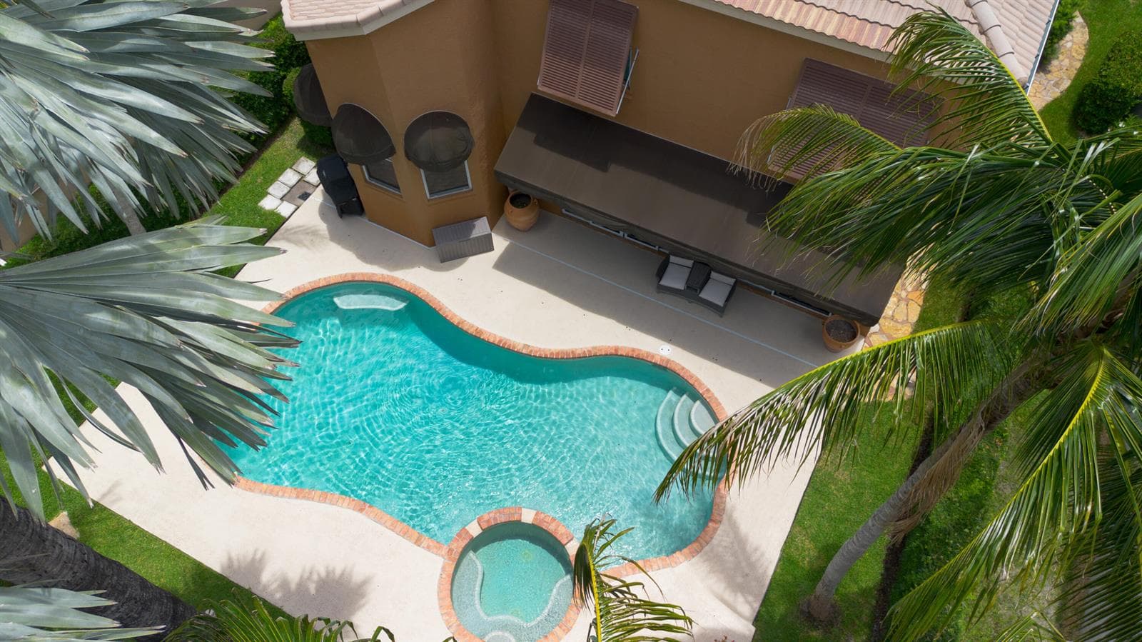 2060 Reston Circle, Royal Palm Beach FL 33411