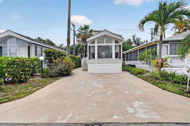 900 Juno Ocean Walk # 2, Juno Beach FL 33408 - Juno Beach, FL - Photo 2