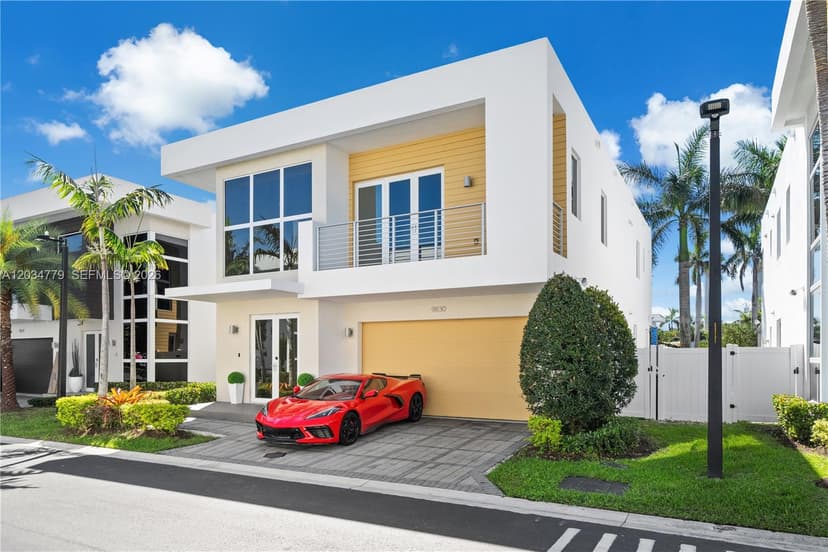 9830 NW 74th Ter, Doral FL 33178