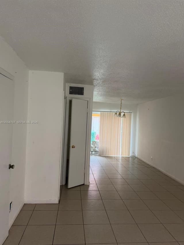 2514 NW 52nd Ave # 22C, Lauderhill FL 33313 - Lauderhill, FL - Photo 3