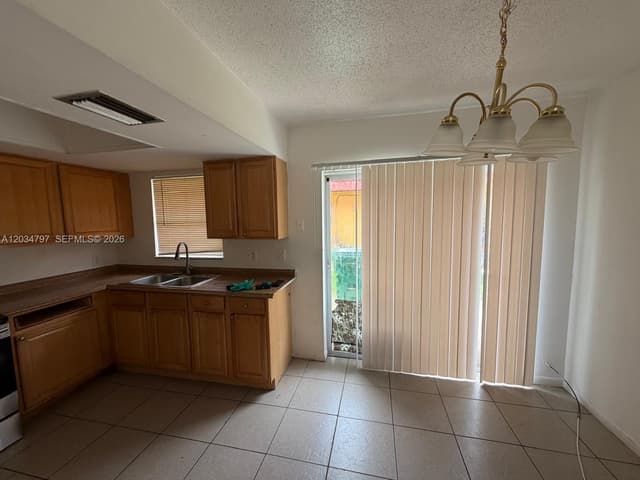 2514 NW 52nd Ave # 22C, Lauderhill FL 33313 - Lauderhill, FL - Photo 4