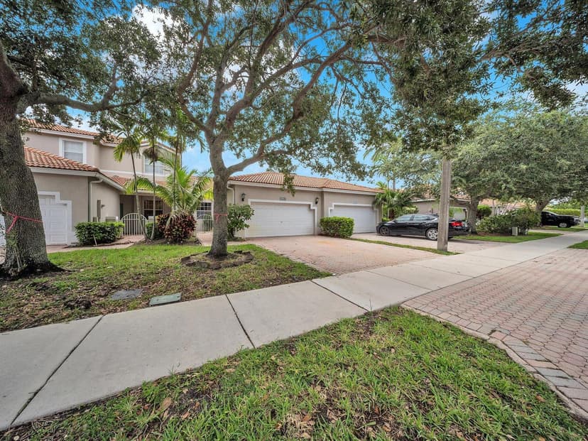 2851 E Aragon Boulevard # 5, Sunrise FL 33313