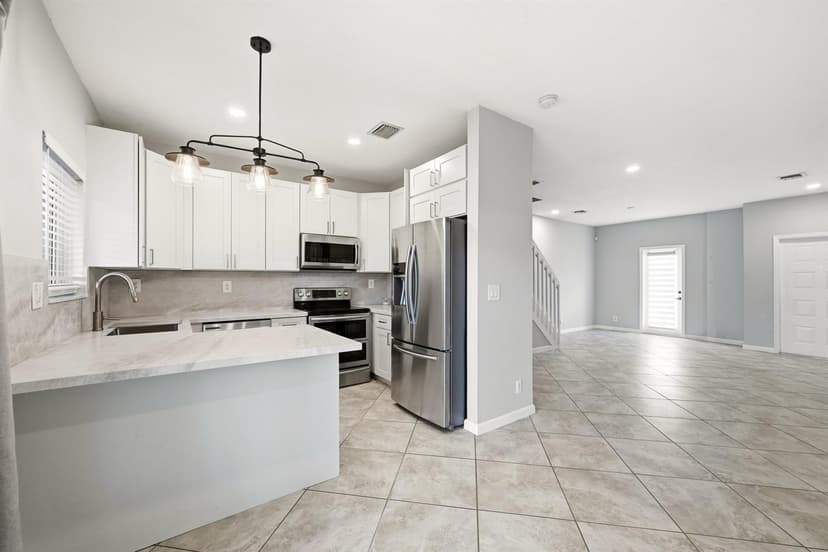 8464 Lagos De Campo Boulevard, Tamarac FL 33321
