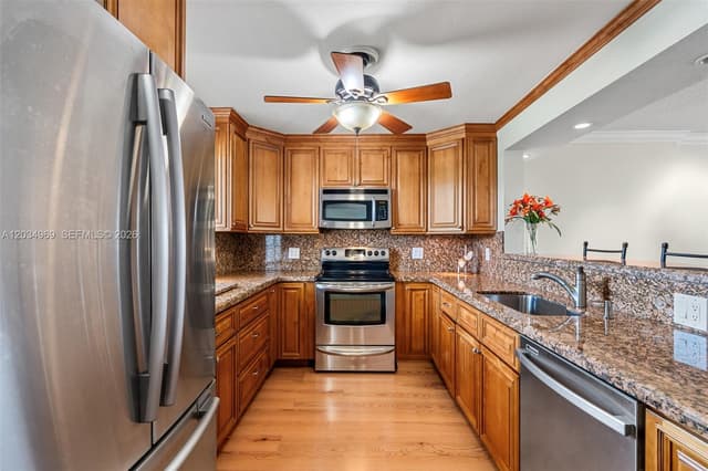 325 SE 11th Ter # 308, Dania Beach FL 33004 - Dania Beach, FL - Photo 2