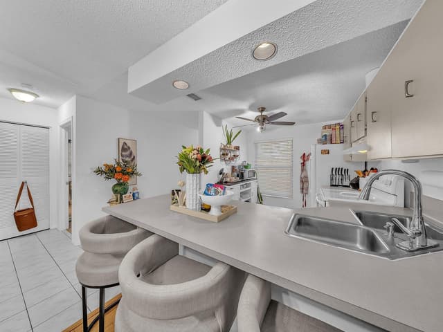 1023 Banks Road # 201, Margate FL 33063 - Margate, FL - Photo 4