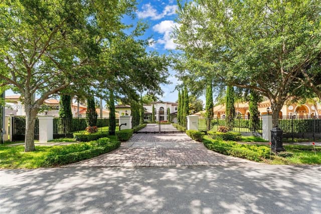 13470 SW 32nd St, Miami FL 33175 - Miami, FL - Photo 2