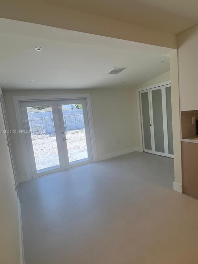 841 NE 4th Pl, Hialeah FL 33010 - Hialeah, FL - Photo 5