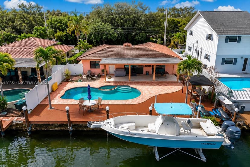 2447 SE 15th St, Pompano Beach FL 33062