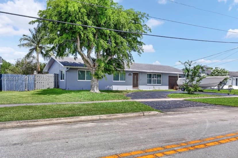 1000 W River Dr, Margate FL 33063