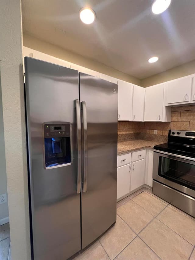 423 Glenwood Drive, West Palm Beach FL 33415 - West Palm Beach, FL - Photo 3