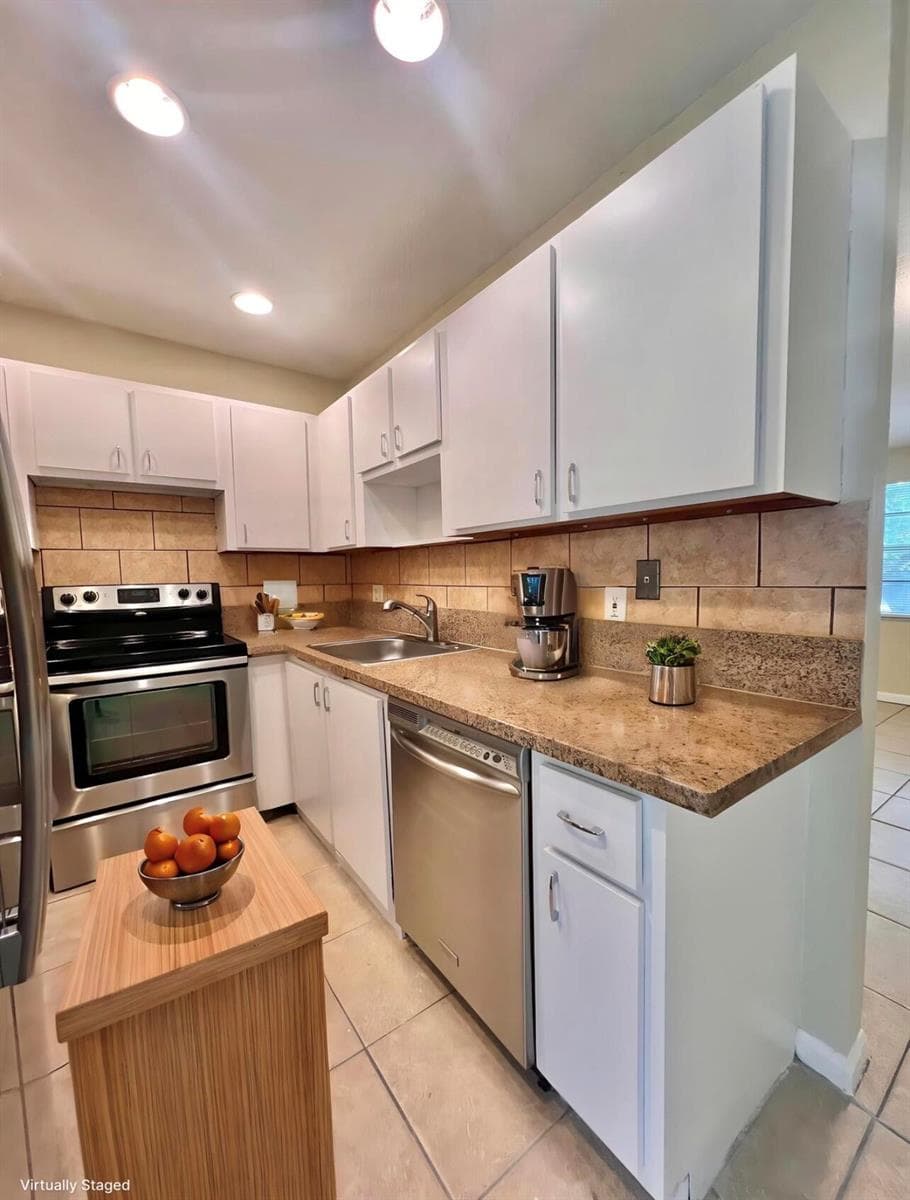423 Glenwood Drive, West Palm Beach FL 33415 - West Palm Beach, FL - Photo 1