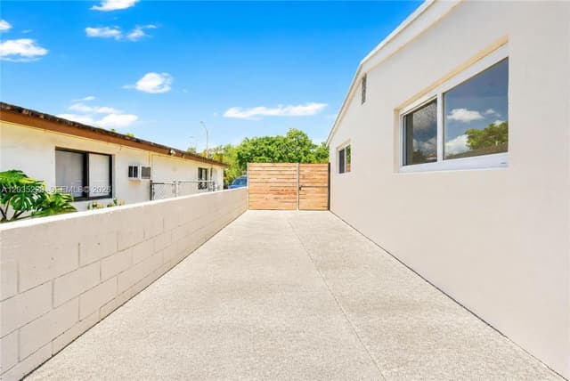 321 NW 56th Av, Miami FL 33126 - Miami, FL - Photo 6