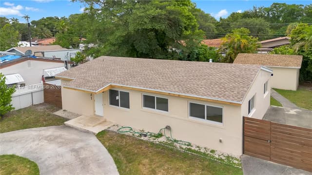 321 NW 56th Av, Miami FL 33126 - Miami, FL - Photo 5