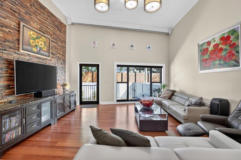 3000 NE 8th Terrace # B4, Oakland Park FL 33334