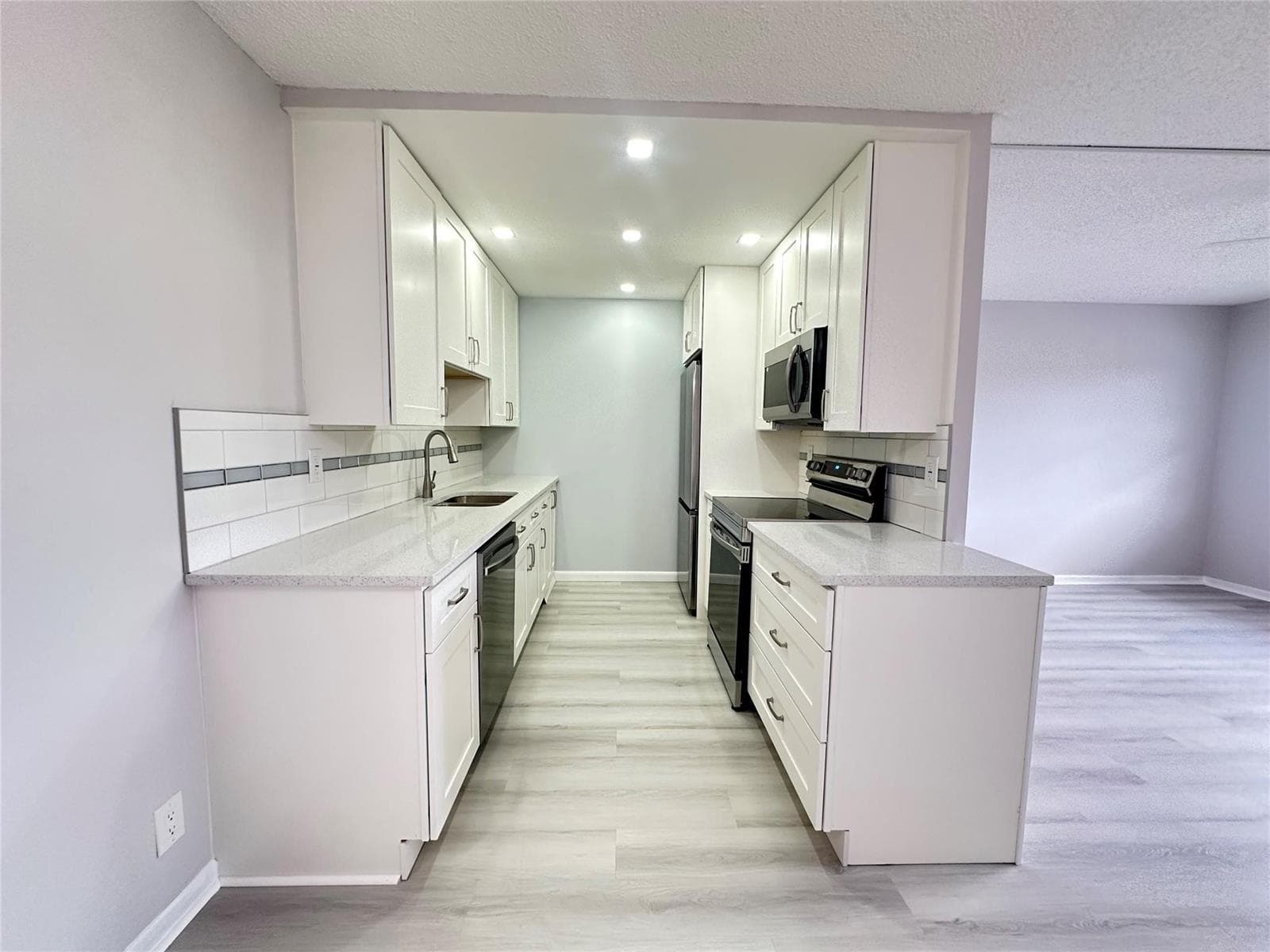 2048 Newport N, Deerfield Beach FL 33442 - Deerfield Beach, FL - Photo 1