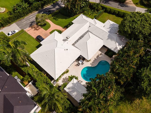 202 Coral Lane, Palm Beach FL 33480 - Palm Beach, FL - Photo 2