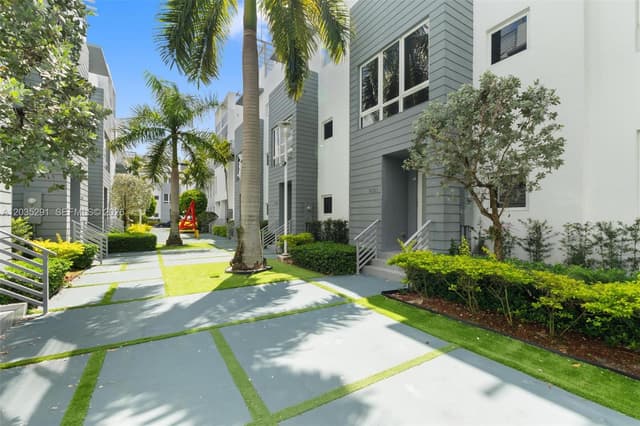 9161 NW 33rd St, Doral FL 33172 - Doral, FL - Photo 2