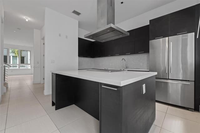 9161 NW 33rd St, Doral FL 33172 - Doral, FL - Photo 7
