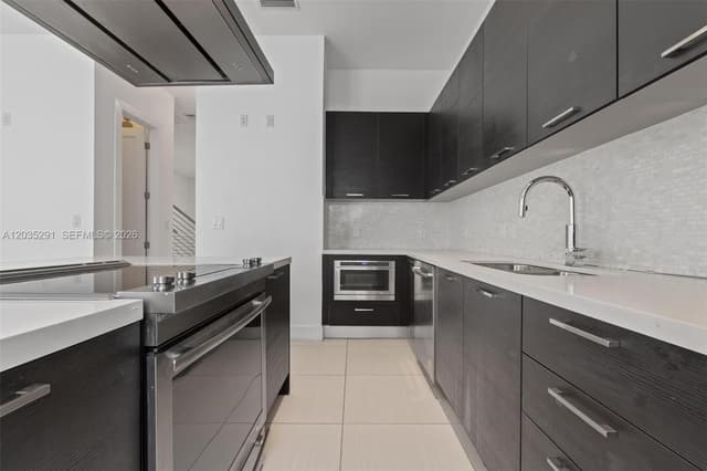 9161 NW 33rd St, Doral FL 33172 - Doral, FL - Photo 4