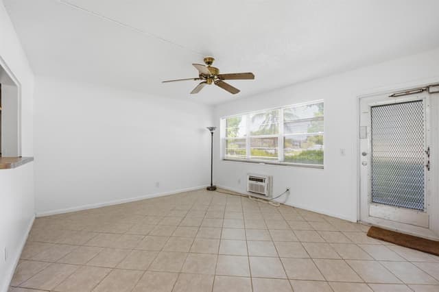98 E Cambridge E, West Palm Beach FL 33417 - West Palm Beach, FL - Photo 6